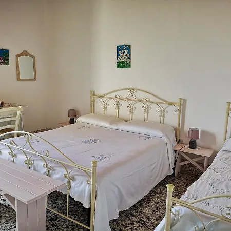 Couette-café La Casa Nel Villaggio Montalbano (Apulia)