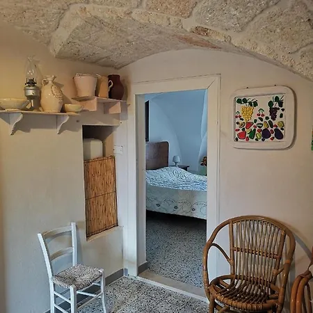 La Casa Nel Villaggio Montalbano (Apulia)