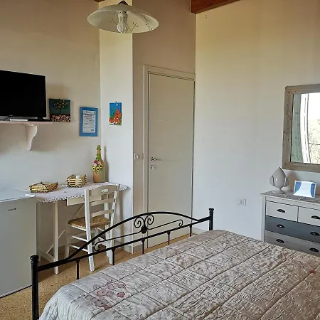 La Casa Nel Villaggio Couette-café Montalbano (Apulia)