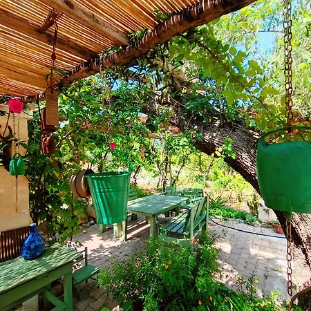 Couette-café La Casa Nel Villaggio Montalbano (Apulia)